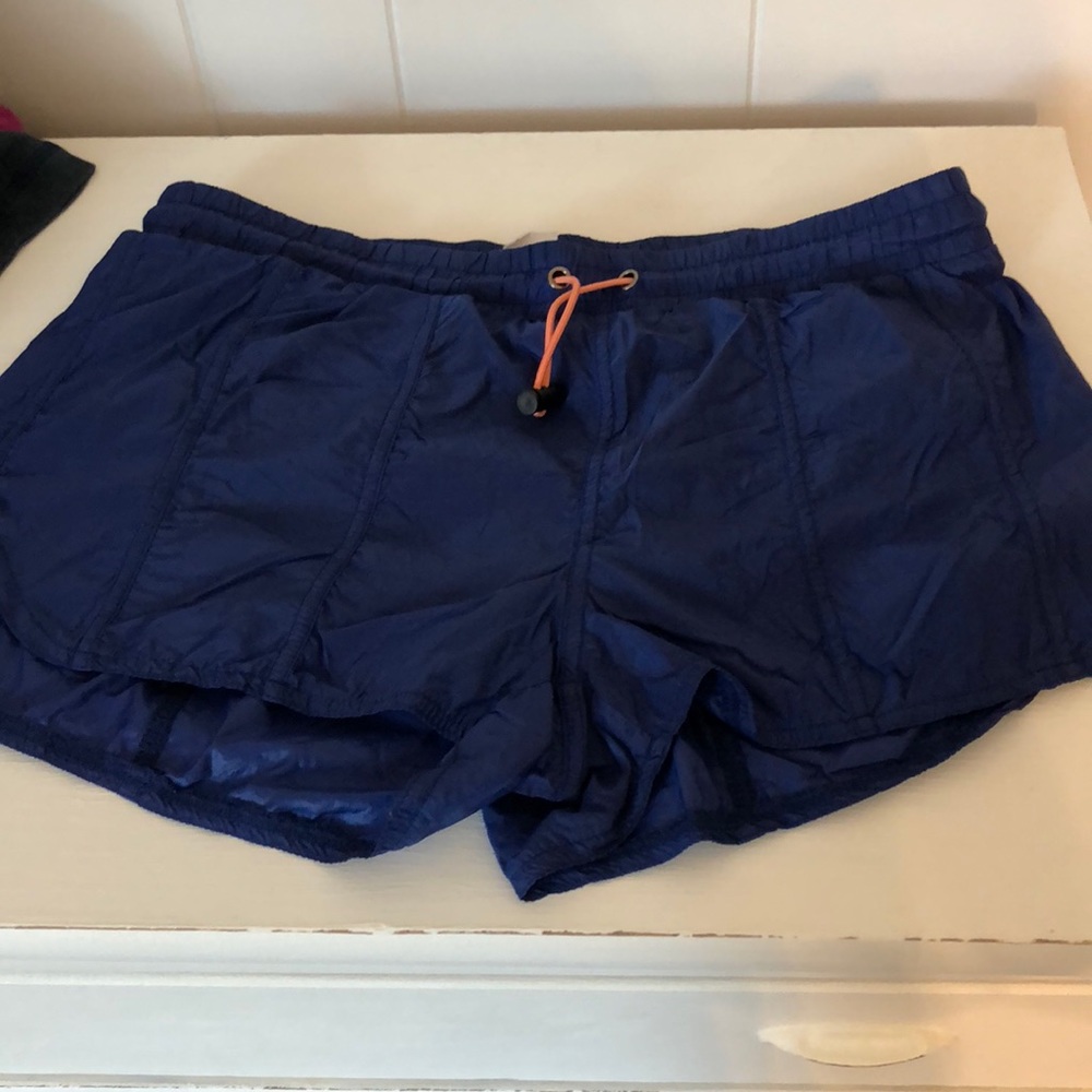 La hearts active shorts